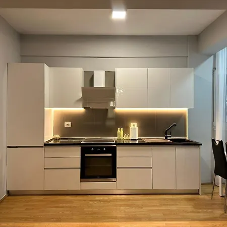 Sunshine Tirana, Blloku 2 Tirana