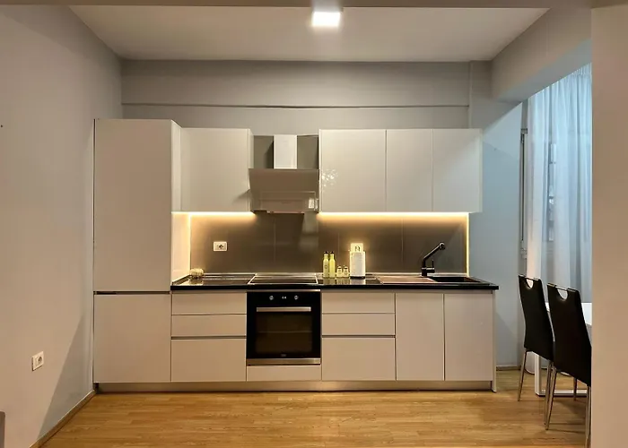 Sunshine Tirana, Blloku 2 Tirana